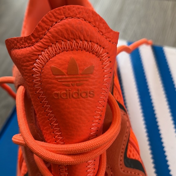 Adidas Sneaker (Men’s) - Picture 4 of 4